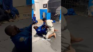 DANIEL TREINANDO JIU-JÍTSU