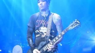 Drive (Live) - Sixx: A.M.