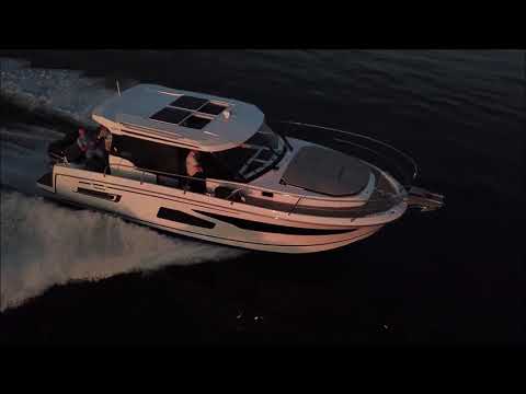 Jeanneau Merry Fisher 1095 with Mercury engines