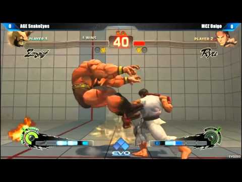 EVO 2013 : Daigo Umehara (Ryu) vs AGE Snake Eyez