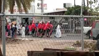 preview picture of video 'Salvajes imágenes de semana santa en mexicali 2014'