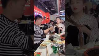 The foolish wife's first abalone skewer reaction! #funny #fun #comedy The foolish wife's first abalone skewer reaction! #funny #fun #comedy