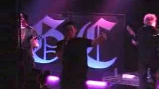 Good Charlotte - Wondering Live