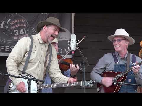 Appalachian Road Show - Little Black Train (Dock Boggs)