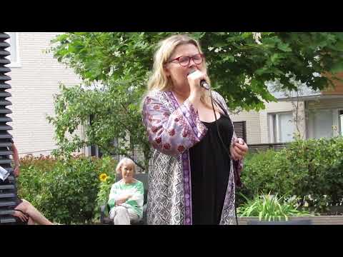 Korttelikonsertti (1/4) 2022-8-18 Rionkatu 7 Duo Riikka Timonen & Senni Eskelinen