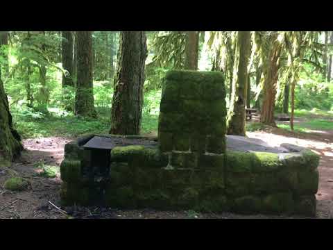 The day use area in the loop to the left has small stone stoves.