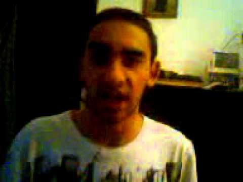 Kica je puko s mozak