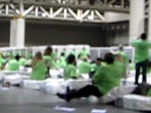 Largest Human Mattress Domino Record Broken at La Quinta Inn & Suites 2012 Conferences