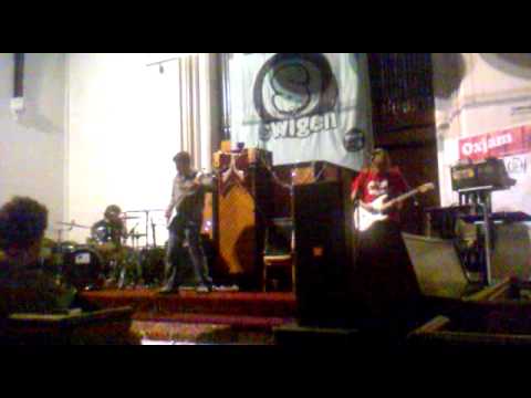 Derrero - Out To Lunch (Live in Cardiff 22/10/2011)