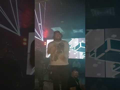 Floss Don new joint "Vulture Island" tap in!