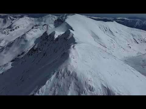 Retezat iarna - survol al varfurilor Papusa si Peleaga