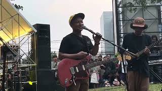 Download lagu Efek Rumah Kaca - Kau dan Aku Menuju Ruang Hampa (Live at Urban Forest Cipete, Jakarta 27/7/2024) mp3 Download lagu Efek Rumah Kaca - Kau dan Aku Menuju Ruang Hampa (Live at Urban Forest Cipete, Jakarta 27/7/2024) mp3