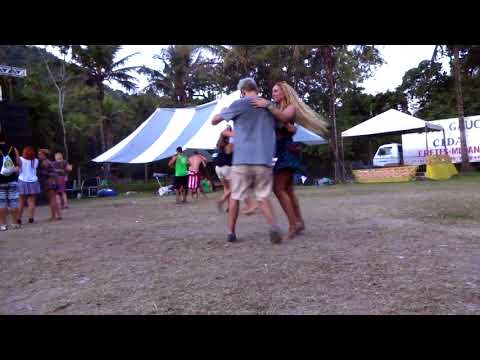 Pia Ovalle e Eric Estrela - Forro Roots