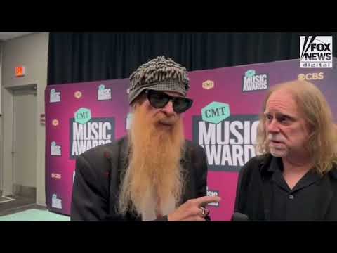 Billy Gibbons,Warren Haynes,and  Rodgers on Lynyrd Skynyrd's 'HONEST'song;'they'll live on forever