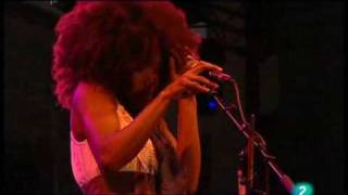 Esperanza Spalding - &quot;Fall In&quot; (Live in San Sebastian july 23, 2009 - 6/9)