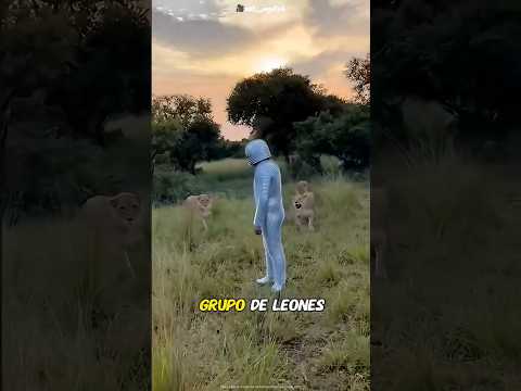 Este hombre lleva puesto un traje con espinas