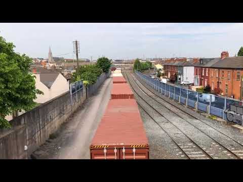 Irish Rail 071 Class Loco 077 departs North Wall on IWT Liner (24/5/18)