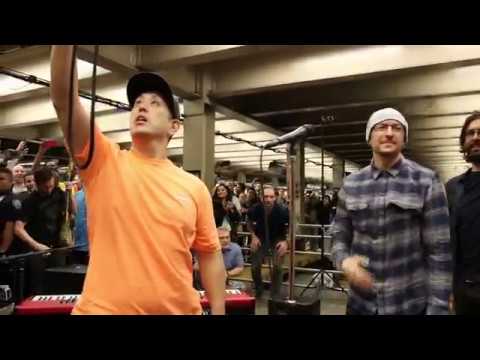 Linkin Park LIVE in Grand Central Station: 