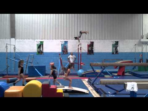 tkachev / pak salto - KARINA REGIDOR