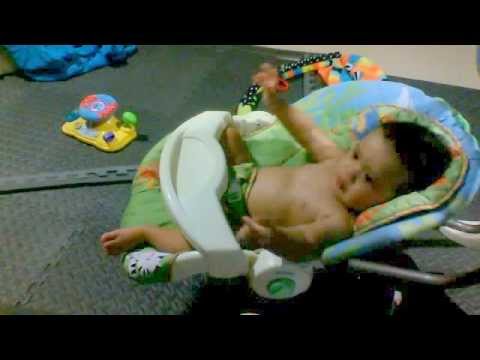 Simmy Cat Dancing to "Glowing", Meowmy teaching him how to lightshow!