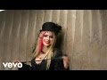 Avril Lavigne - "Hot" Behind The Scenes Web.1