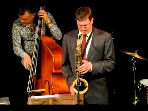 Eric Alexander/Dave O Higgins and Kristian Leth trio@Seven Jazz Leeds; "It ain't necessarily so".AVI