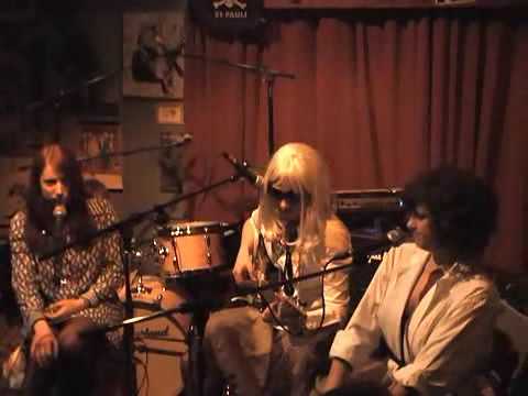 Lea Malaise - It's easy to make trouble ...