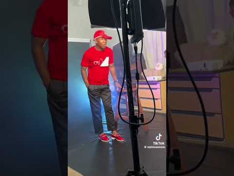 mnotho- iyakhuluma lento