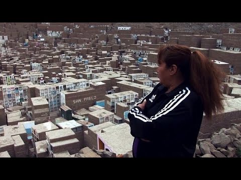 Leben unter Toten - auf einem Friedhof in Peru