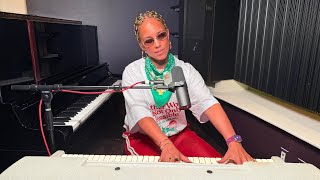 Alicia Keys - Butterflyz (Unplugged20 Sessions) (Live from Jungle City Studios)