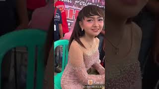 Download lagu Story wa cewek cantik goyang dangdut mp3