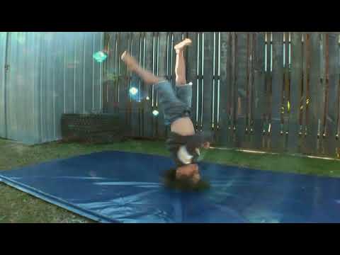 Headspin Battle 2011 - Tai (Age 3) vs Dad (Age 3x10+6)