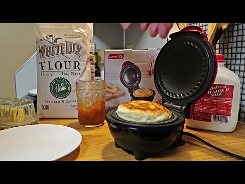 Biscuit in a Dash Mini Pie Maker!
