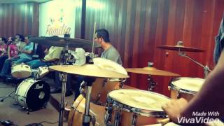 Cordero Santo/Marco Barrientos/Bateria
