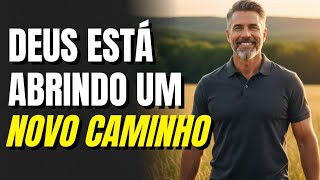 DEUS NÃO OLHA PARA SEU PASSADO—ELE ESTÁ TE LEVANTANDO PARA UM NOVO COMEÇO 