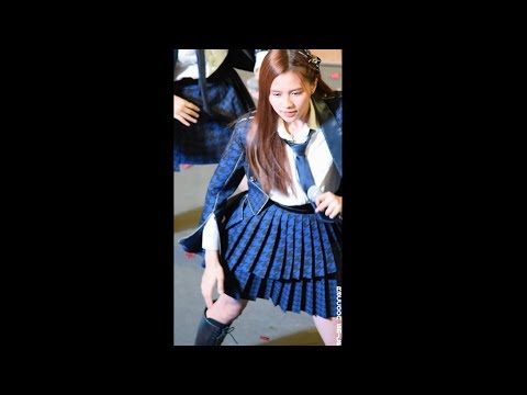 Namneung BNK48 - RIVER @Triple Happiness Celebration  Central Rama3 - 9.8.2018 -  Fancam