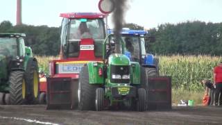 preview picture of video 'Super Stock 3,5t @ Edewecht 2013 Tractor Pulling by MrJo'