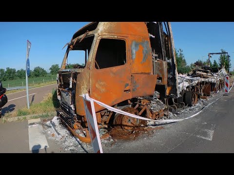 Kiégett kamion az M35-ös autópálya mellett (burnt out truck)