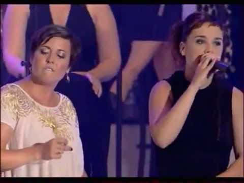 ZAZ - Les Champs Elysées - In Live -12 09 2010.mp4