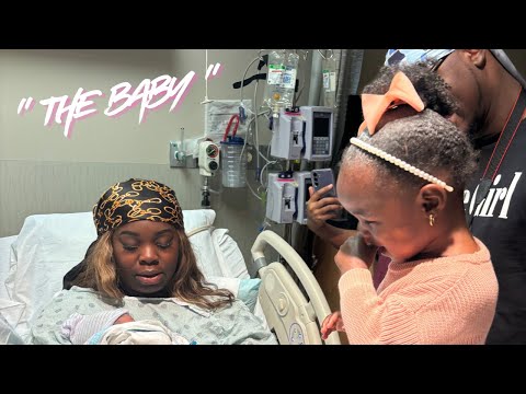 The Sweetest First Meeting of Sisters 😍