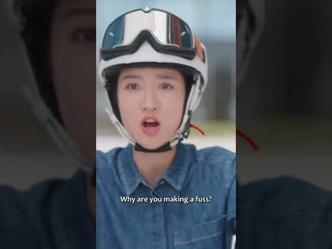 He was scared by the motorcycle! 霸总做摩的吓到抱大腿 #TheLoveYouGiveMe #你给我的喜欢 #王玉雯 #王子奇 #shorts