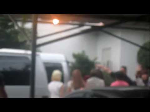 130118 Tahiti leaving Manila hotel [Fancam]