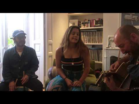 download lagu mp3 mp4 Bimba Bos Dora Postigo, download lagu Bimba Bos Dora Postigo gratis, unduh video klip Bimba Bos Dora Postigo