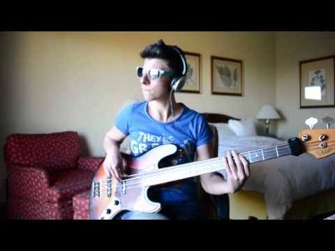 Lovely Day Bass Jam - Teresa Morini (short bass cover/jam)
