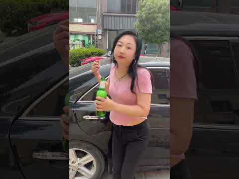 糟老婆没学车的时候说是学过车给我当司机，现在拿证就当了五回没有钱就别想，每次都提前背上套路真多！#劇情#生活#情感#shorts