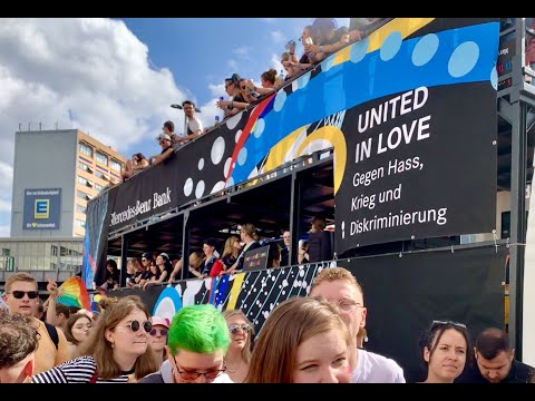 CSD in Berlin 2022 - BERLIN PRIDE 10/50 - Mercedes Benz Bank