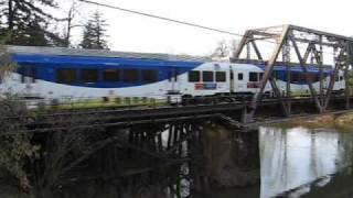preview picture of video 'TriMet Westside Express Service (WES) Demonstration Run crossing the Tualatin River'