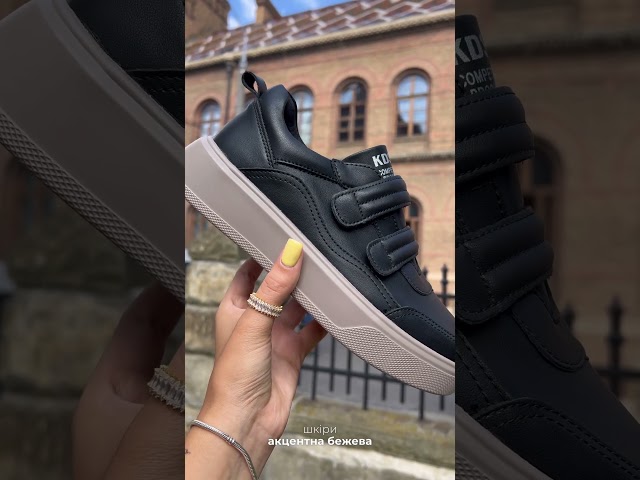 Чоботи жіночі шкіряні байка хутро 592641 Чорний Кеди жіночі шкіряні на липучках 589688 Чорні