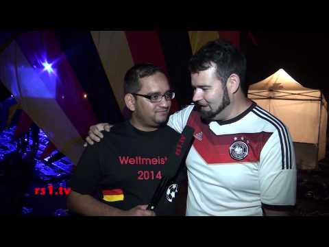 2014-07-14 WM Feier auf dem Rathausplatz