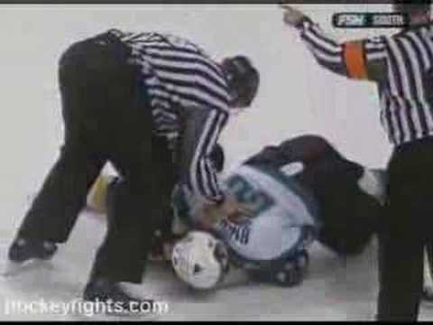 Ryane Clowe vs Jordin Tootoo